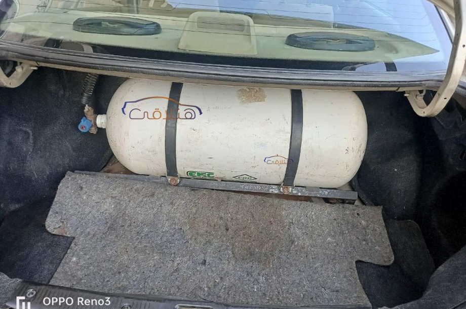 Sunny Nissan ذهبي