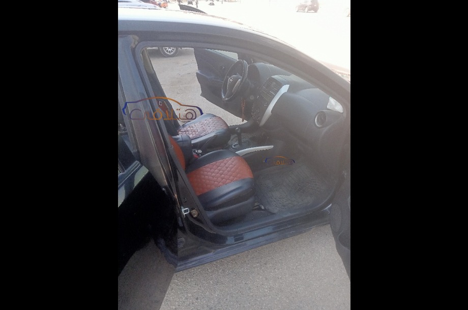 Sunny Nissan أسود