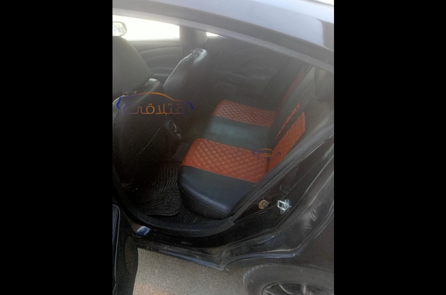 Sunny Nissan أسود