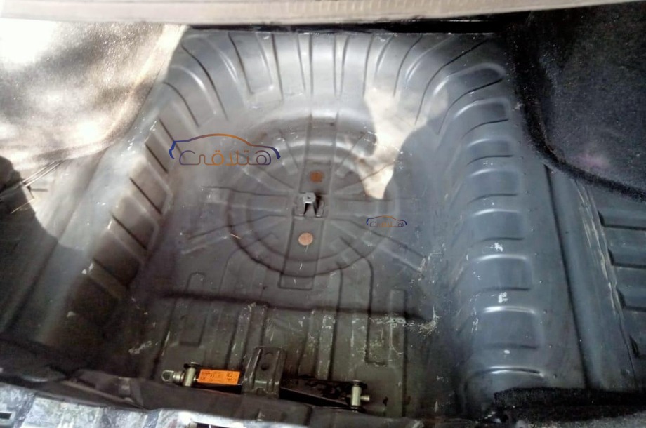 Sunny Nissan أسود