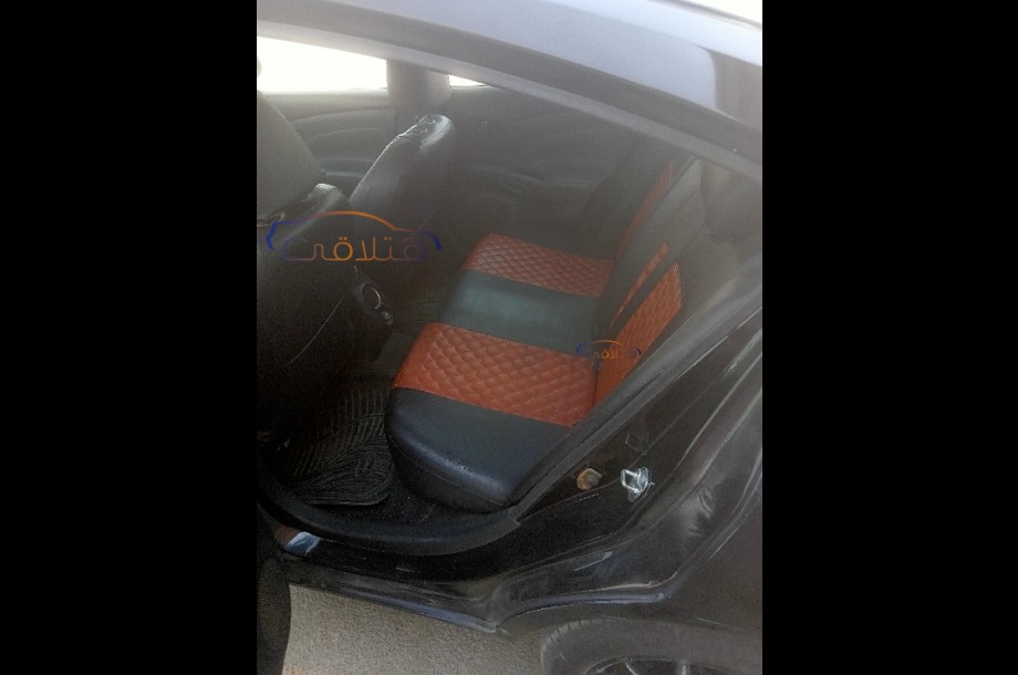 Sunny Nissan أسود