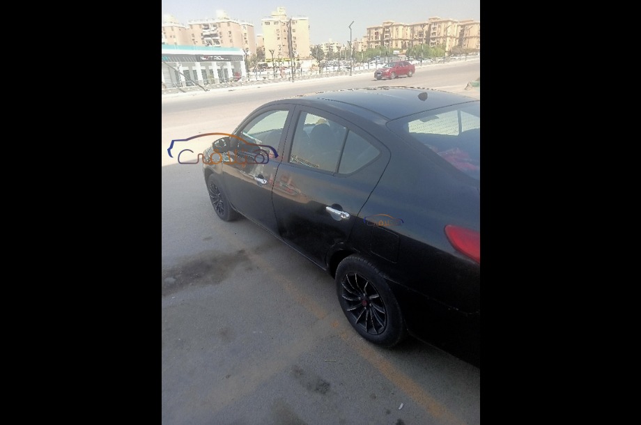 Sunny Nissan أسود