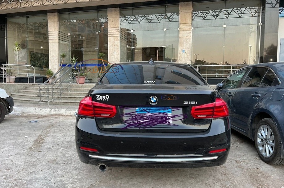 318 BMW أسود
