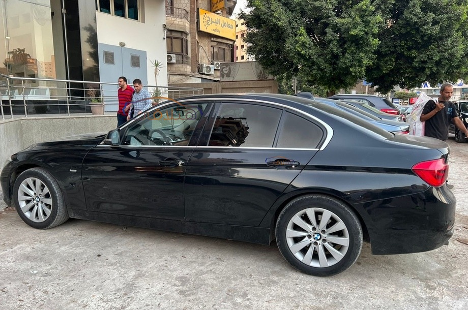 318 BMW أسود