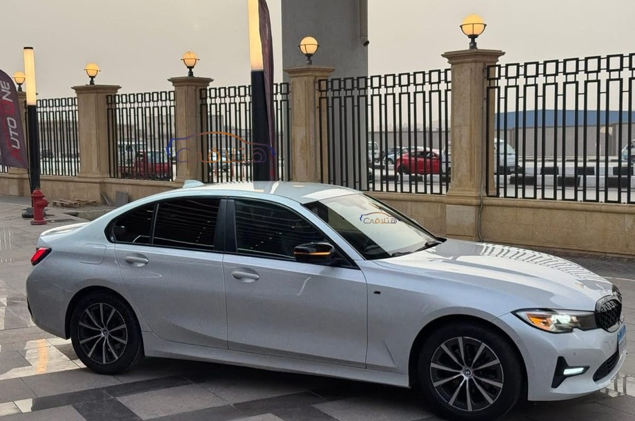 320 BMW أبيض