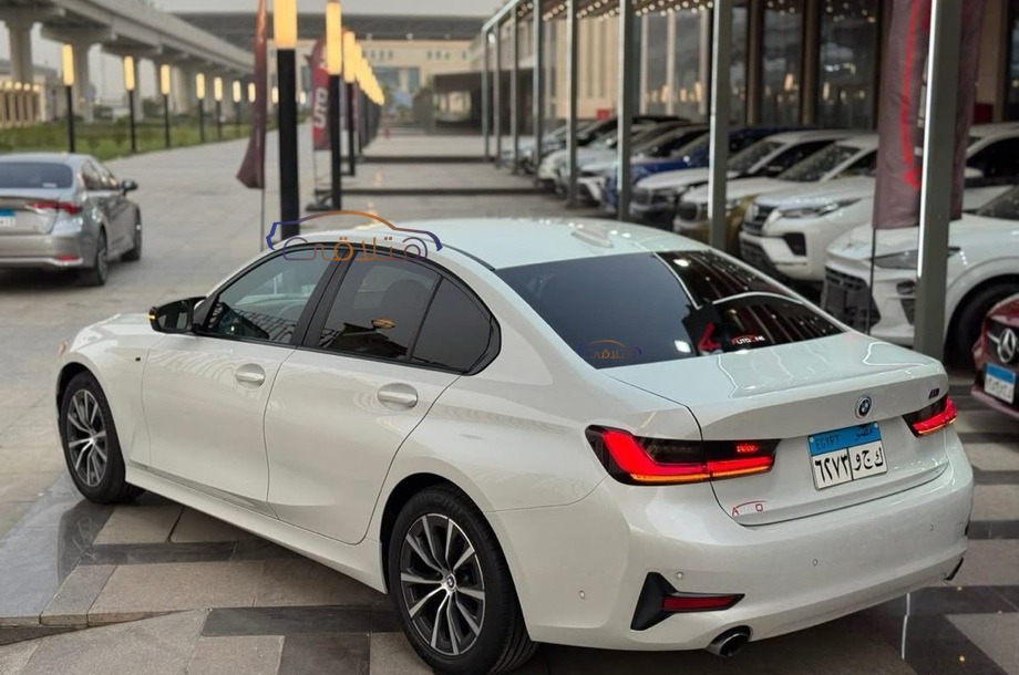 320 BMW أبيض