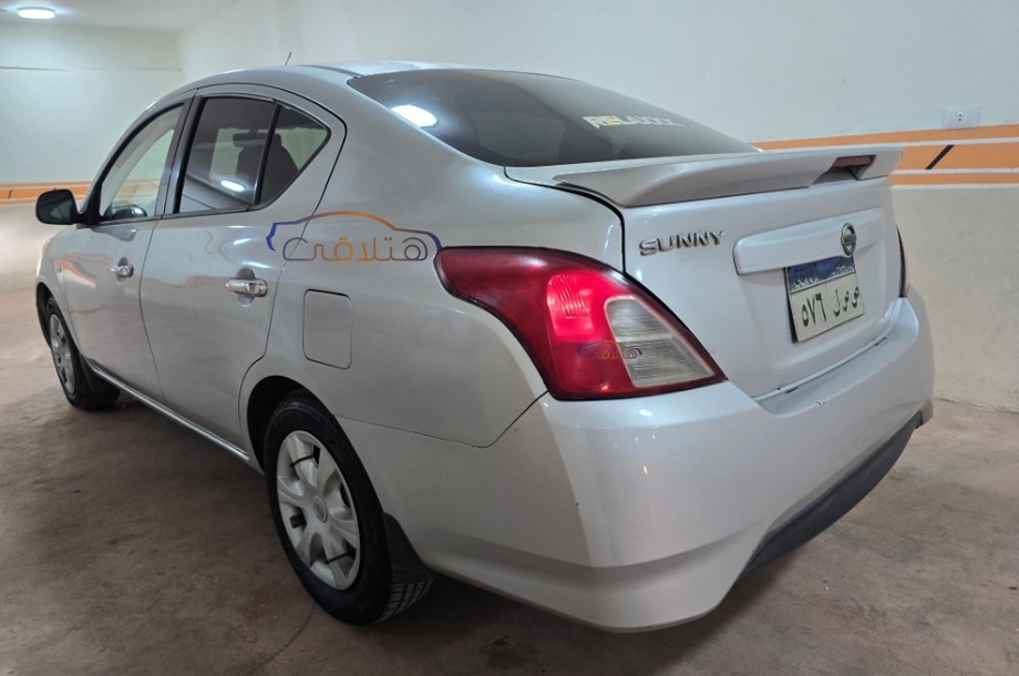Sunny Nissan فضي