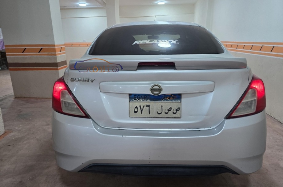 Sunny Nissan فضي