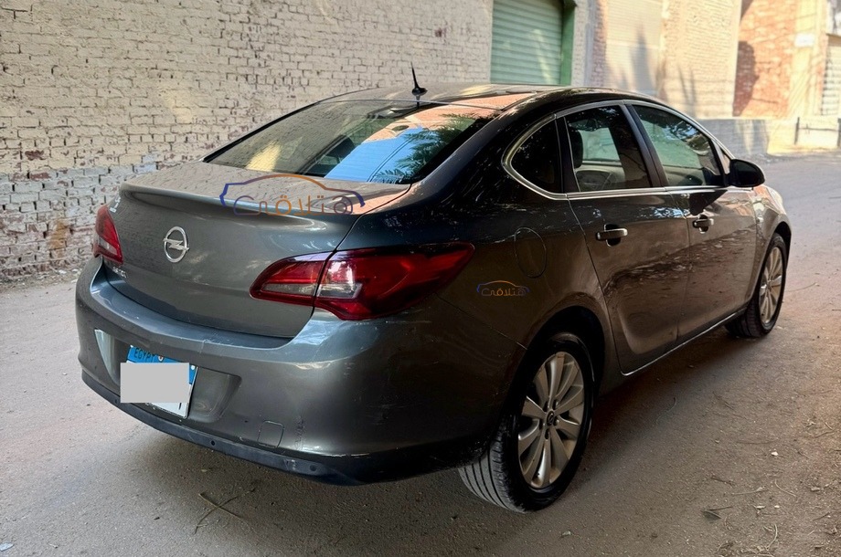Astra Opel فضي