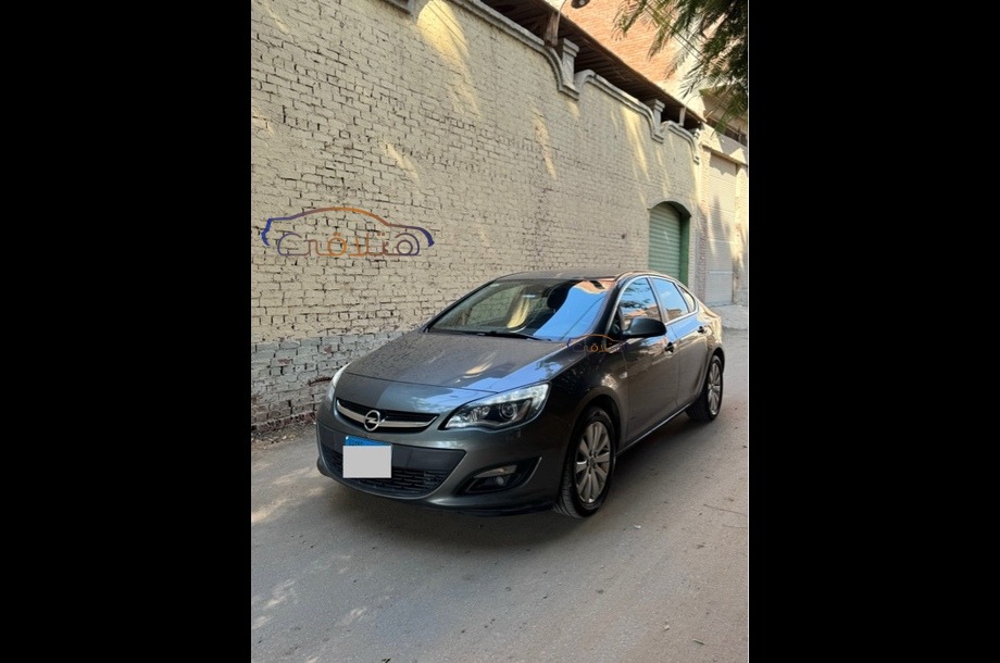 Astra Opel فضي