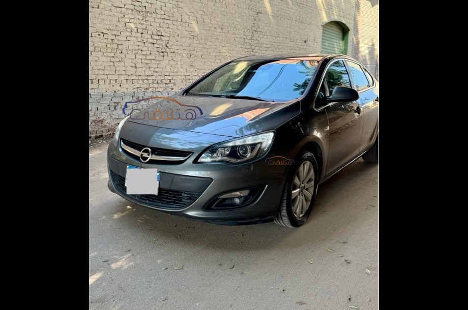 Astra Opel فضي