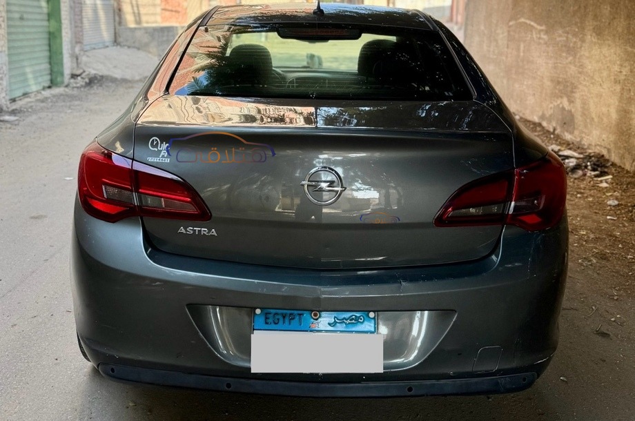 Astra Opel فضي