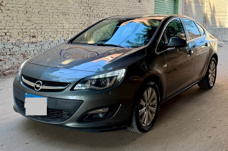Astra Opel فضي