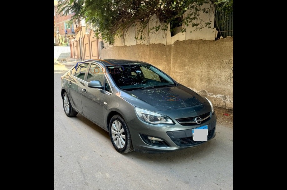 Astra Opel فضي