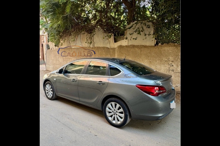 Astra Opel فضي