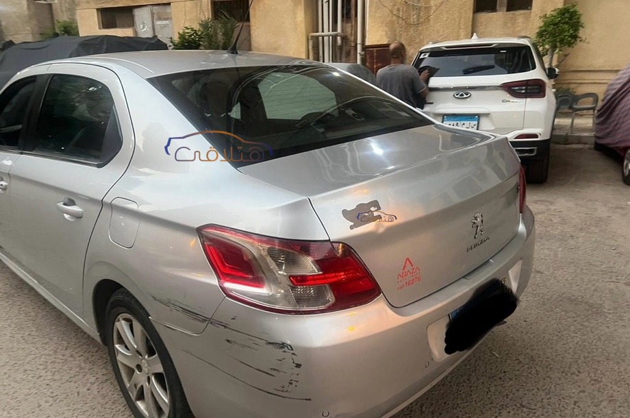 301 Peugeot فضي