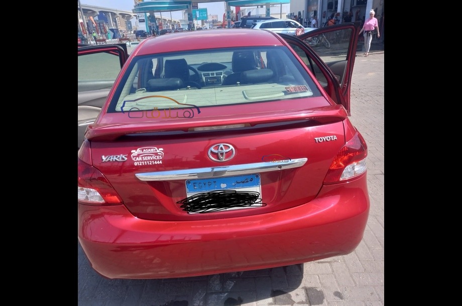 Yaris Toyota Red