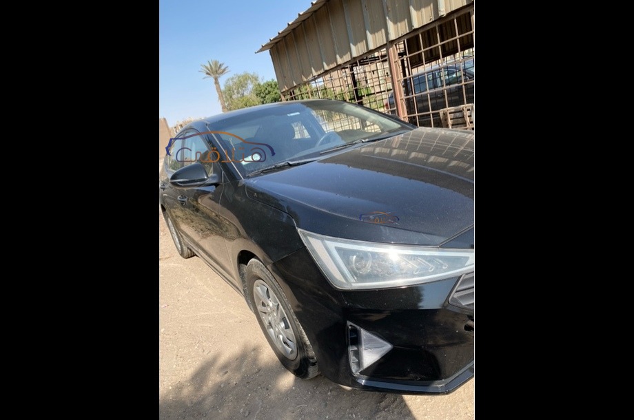 Elantra AD Hyundai أسود