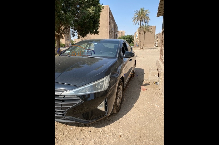 Elantra AD Hyundai أسود