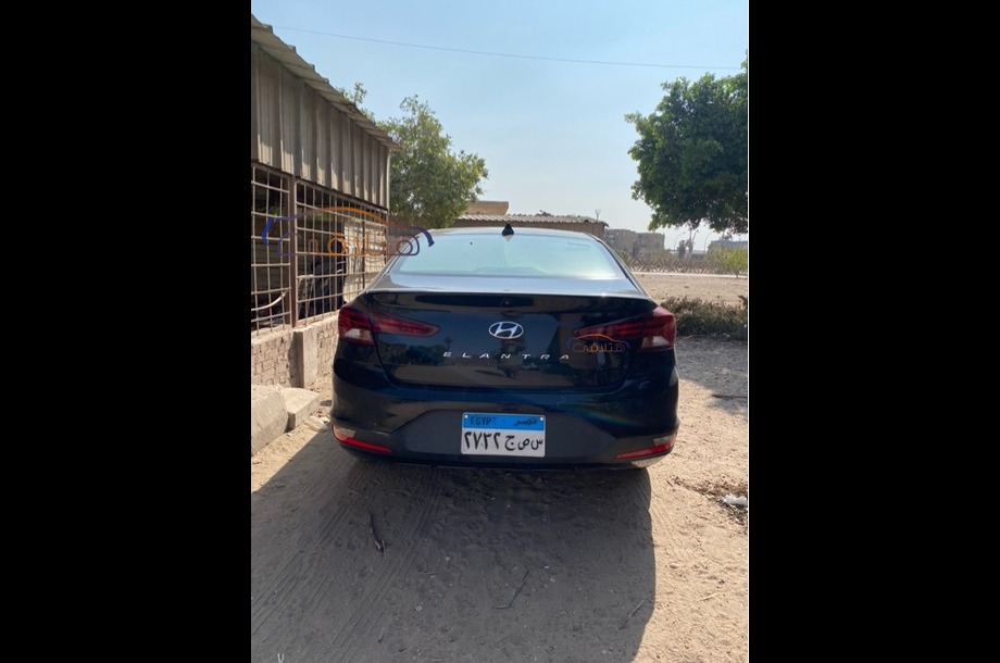 Elantra AD Hyundai أسود