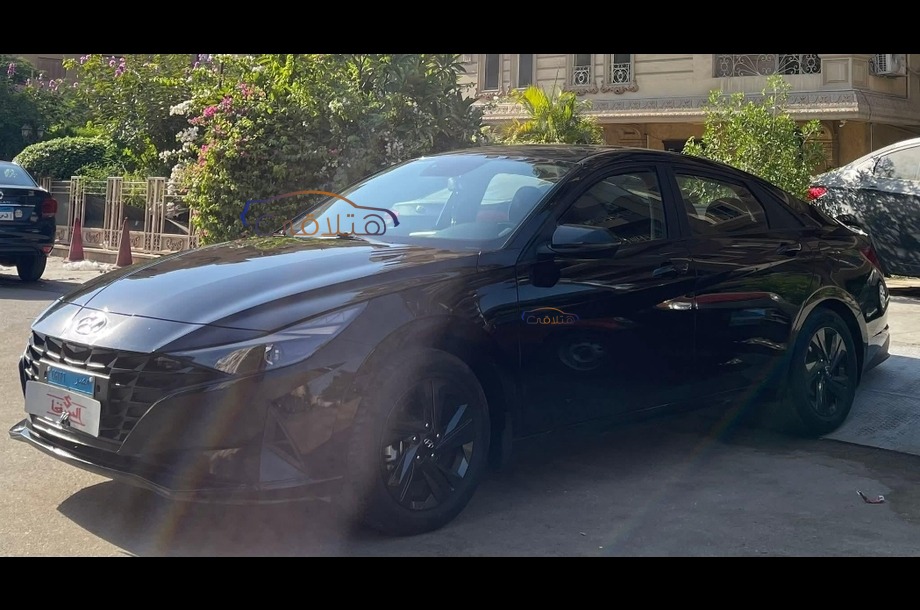 Elantra CN7 Hyundai أسود
