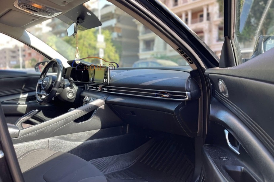 Elantra CN7 Hyundai أسود