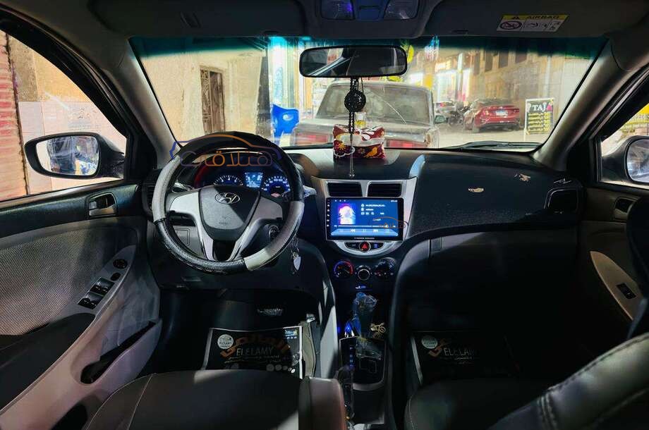 Accent RB Hyundai فضي