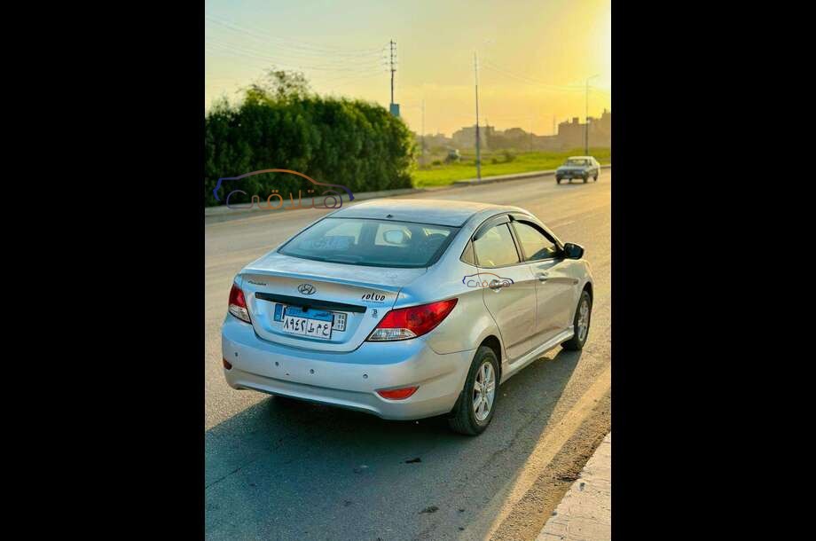 Accent RB Hyundai فضي