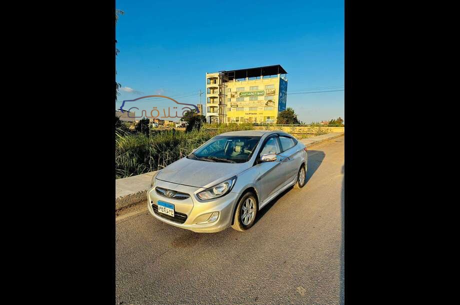 Accent RB Hyundai فضي