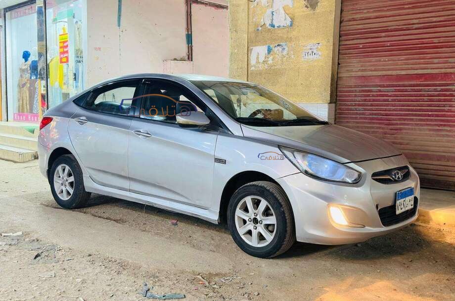 Accent RB Hyundai فضي