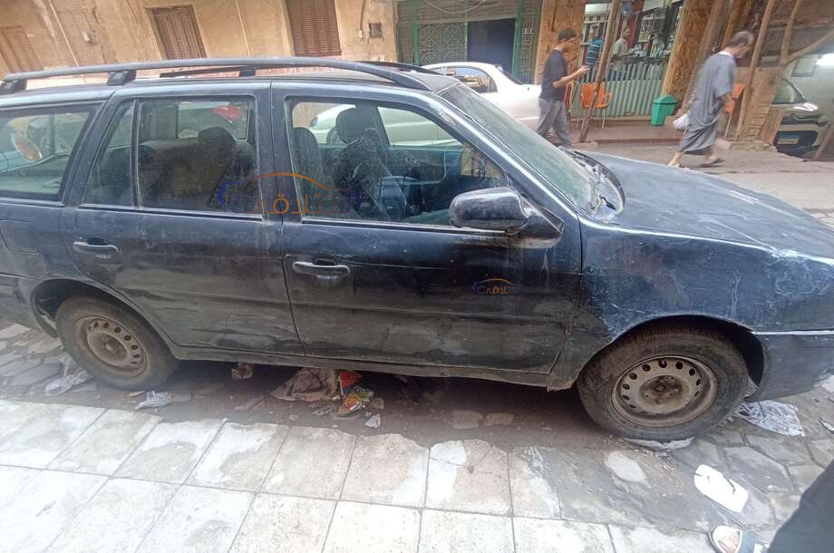 Parati Volkswagen فضي