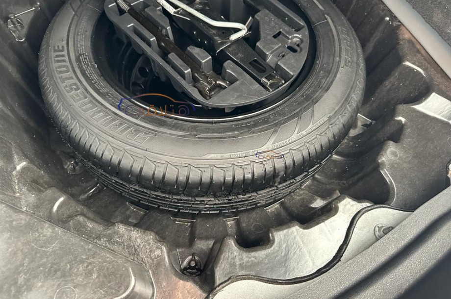 Megane Renault فضي