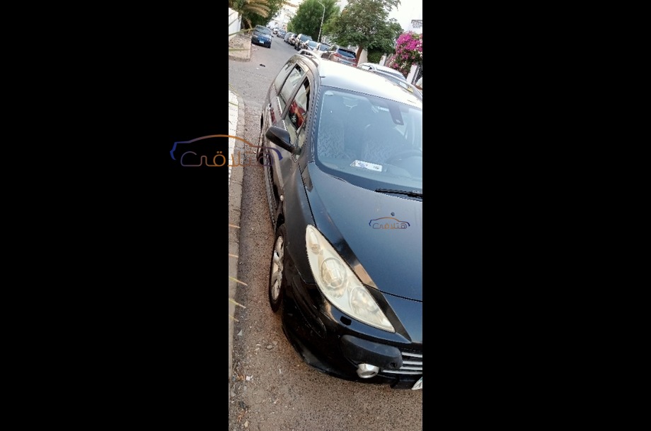 307 Peugeot أسود