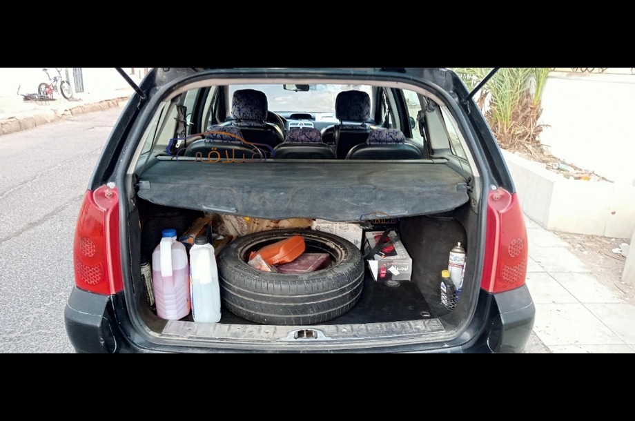 307 Peugeot أسود