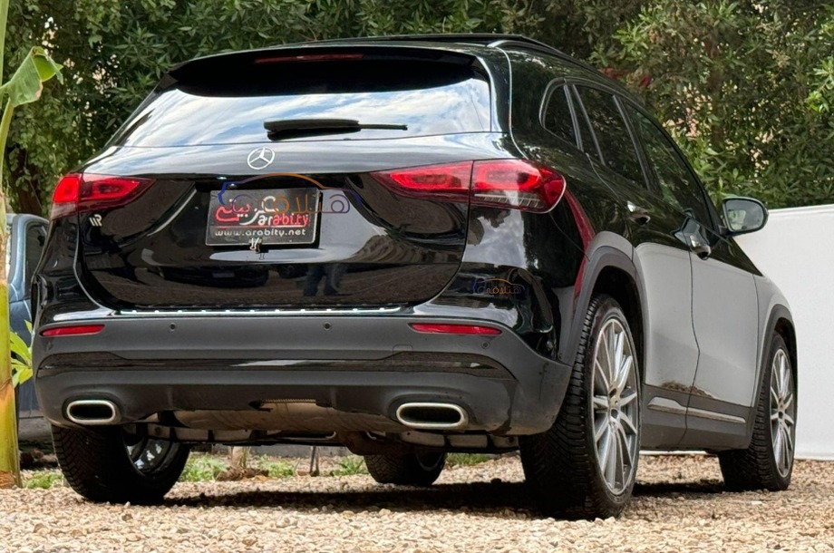 GLA 200 Mercedes أسود