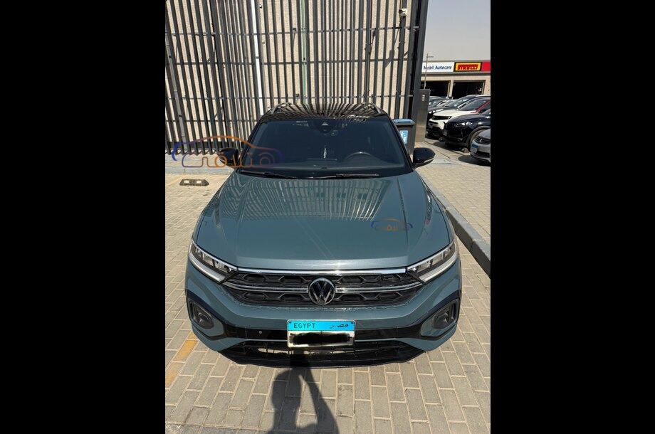 T-Roc Volkswagen اخضر غامق