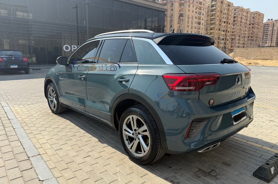 T-Roc Volkswagen اخضر غامق