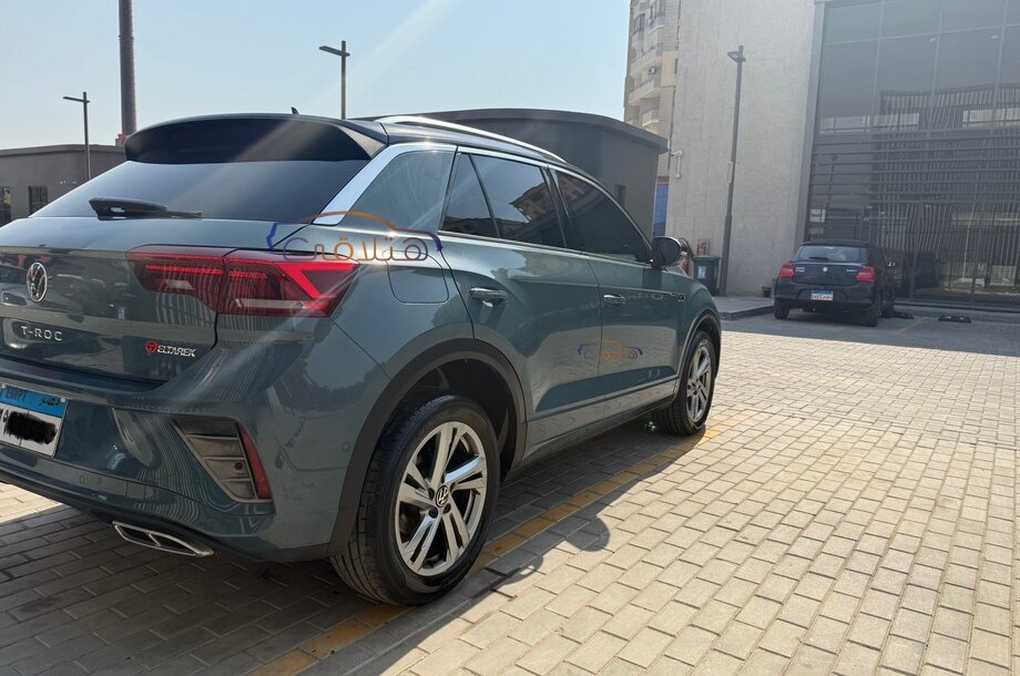 T-Roc Volkswagen اخضر غامق