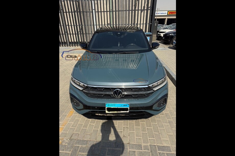 T-Roc Volkswagen اخضر غامق