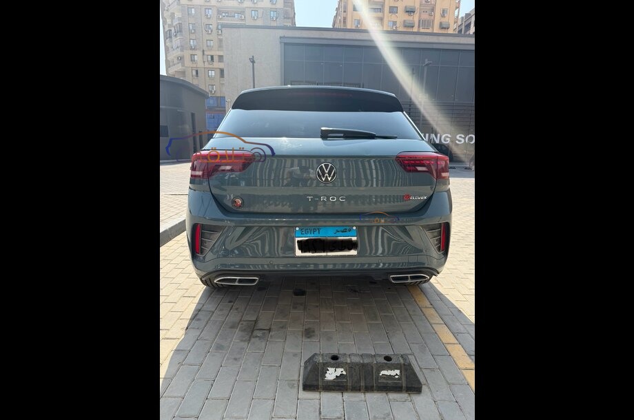 T-Roc Volkswagen اخضر غامق