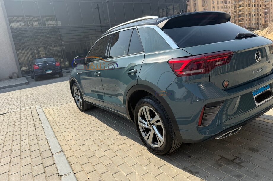T-Roc Volkswagen اخضر غامق