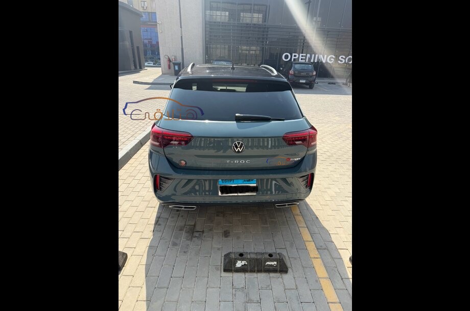 T-Roc Volkswagen اخضر غامق