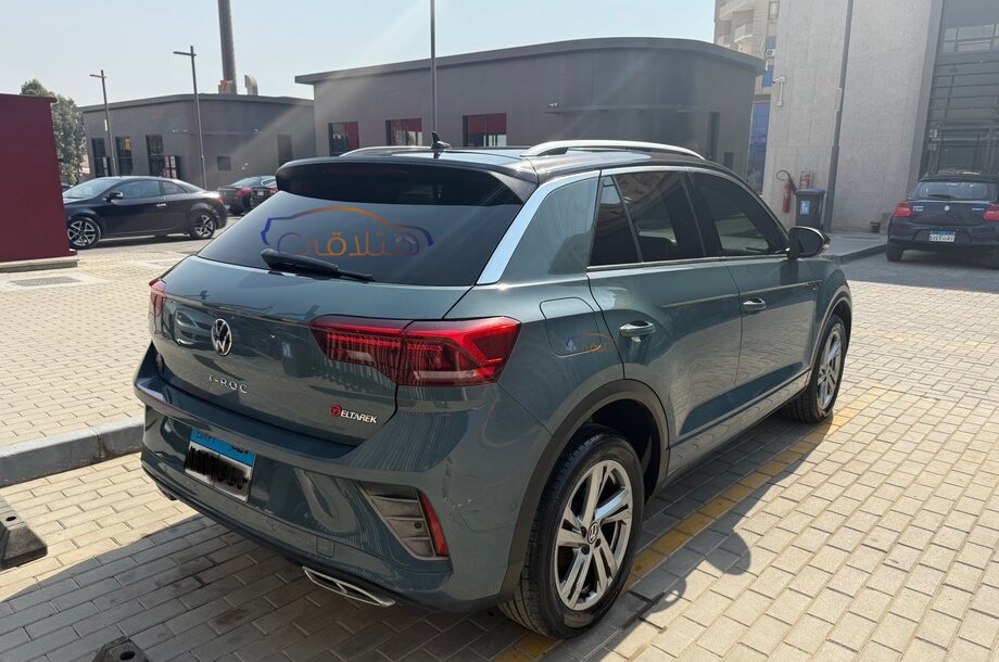 T-Roc Volkswagen اخضر غامق