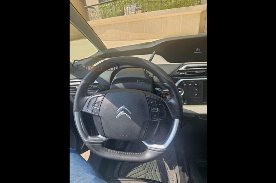 C4 Grand Picasso Citroën رمادي