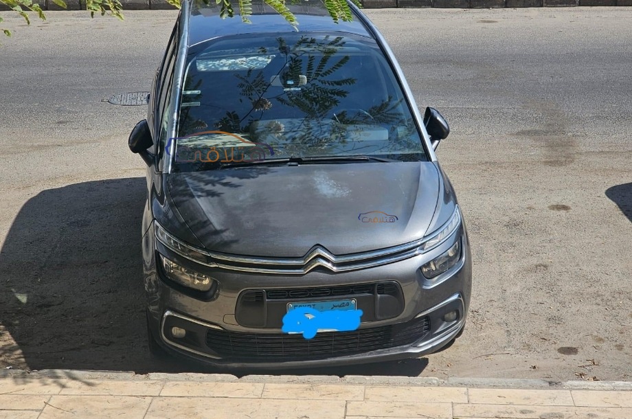C4 Grand Picasso Citroën رمادي