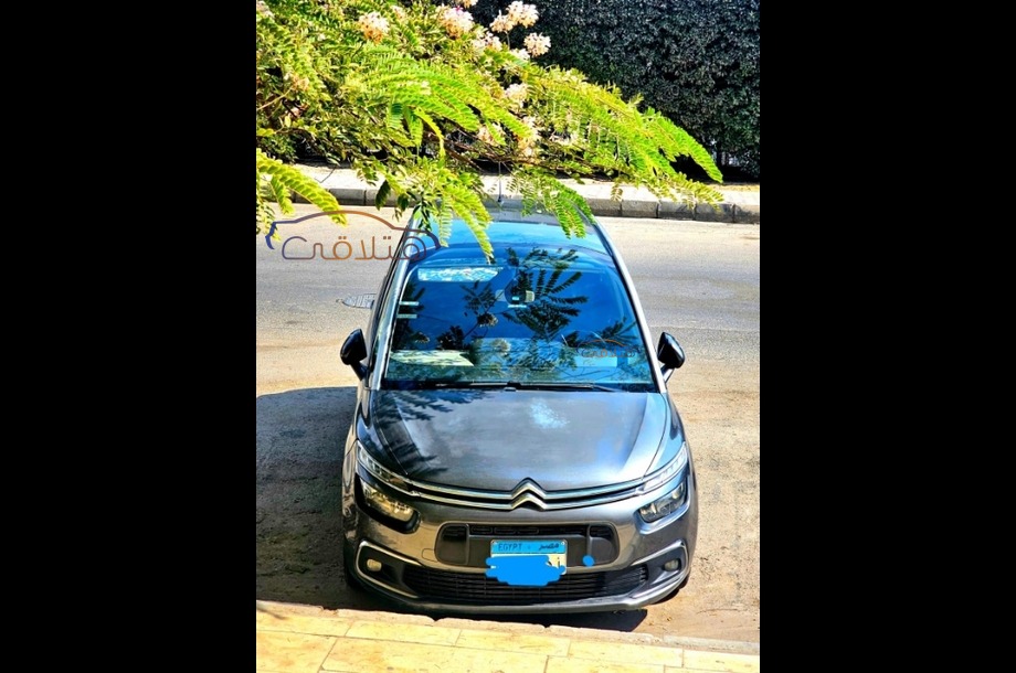 C4 Grand Picasso Citroën رمادي
