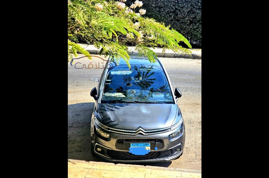 C4 Grand Picasso Citroën رمادي