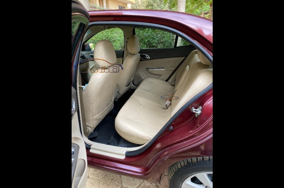 Optra Chevrolet احمر