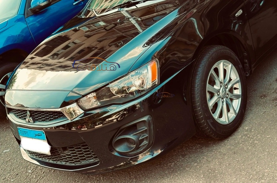 Lancer EX Shark Mitsubishi أسود