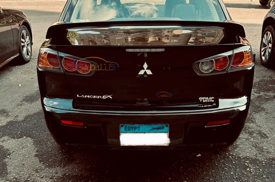 Lancer EX Shark Mitsubishi أسود